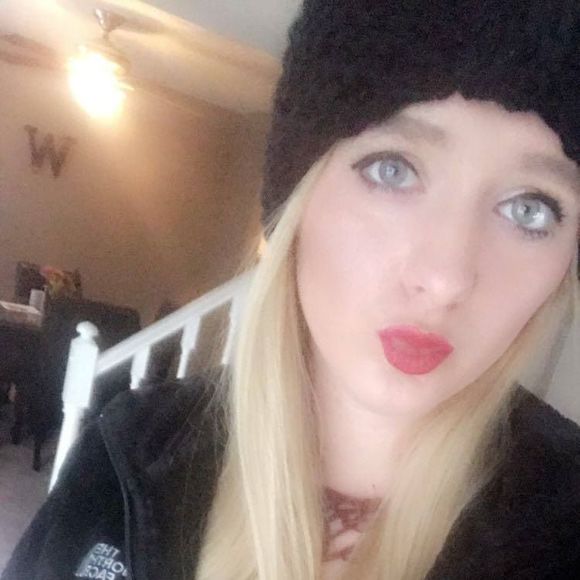 Meet your Posher, Tiffany - Picture 1 of 1