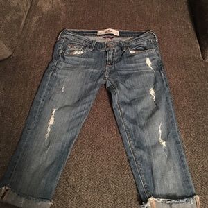 Hollister Knee Length Distressed Shorts ⭐️