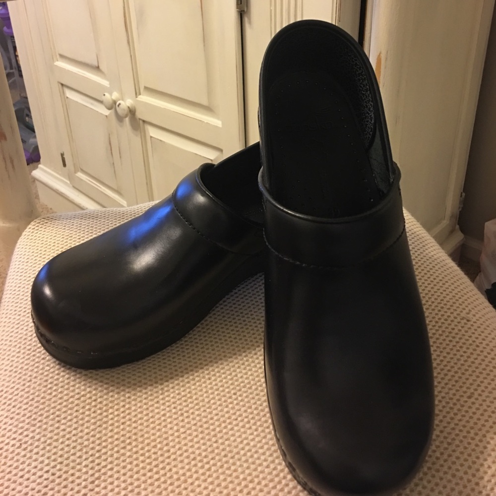 Dansko Clog Size 39 Narrow.