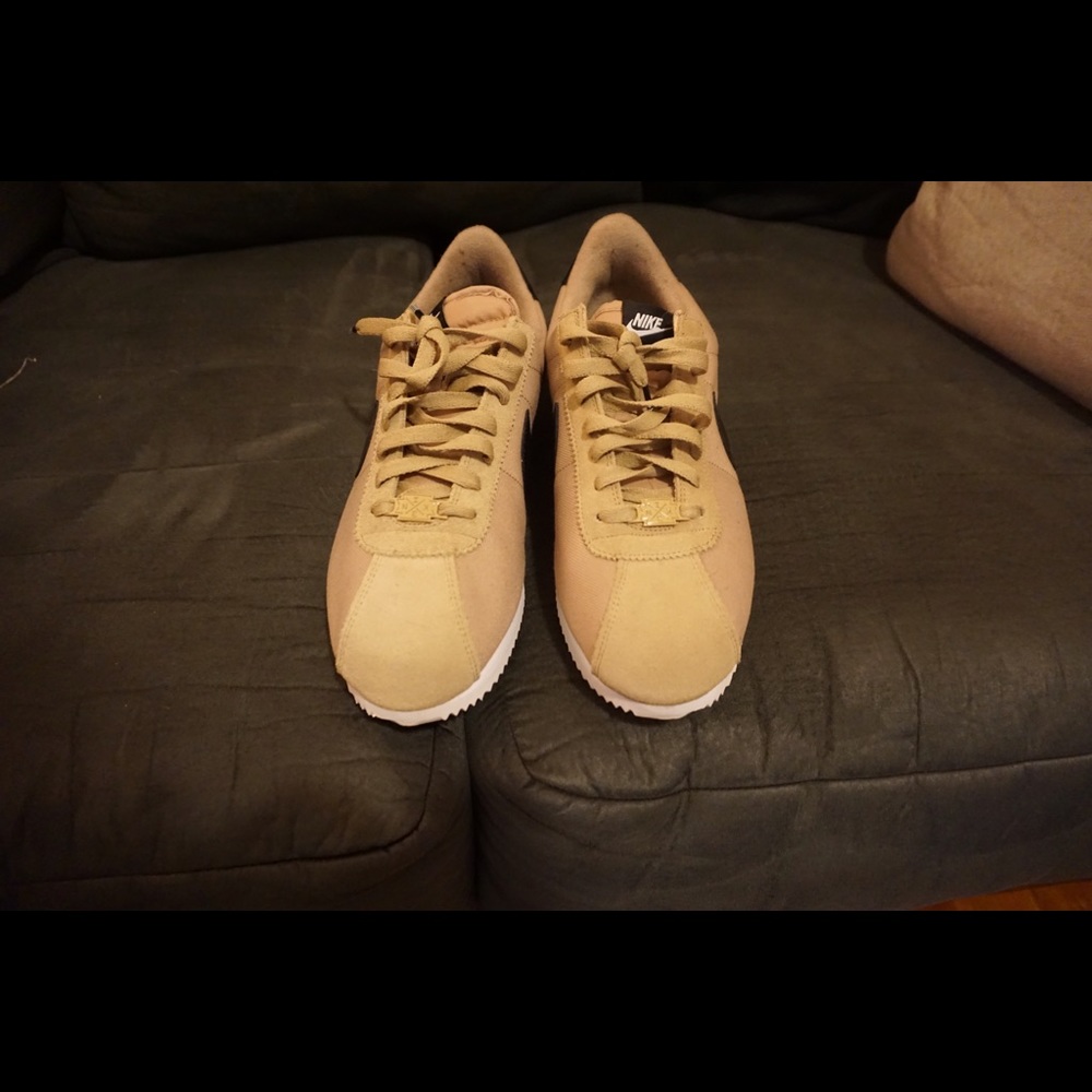 Nike cortez sz 11.5 biege/black