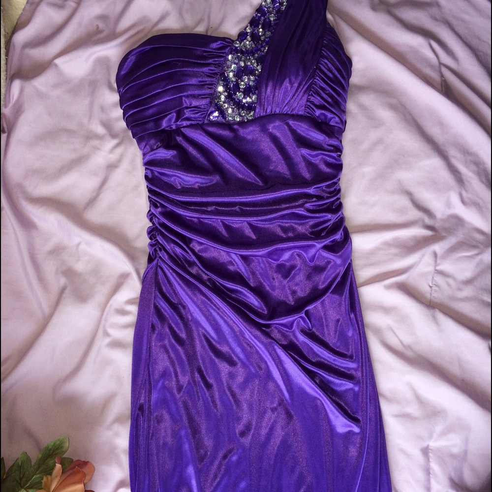 PROM 💅🏽💜 - Picture 2 of 6