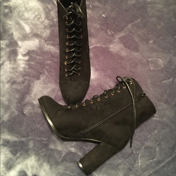 Booties - S8 - Picture 3 of 4