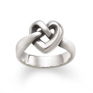 Heart knot ring