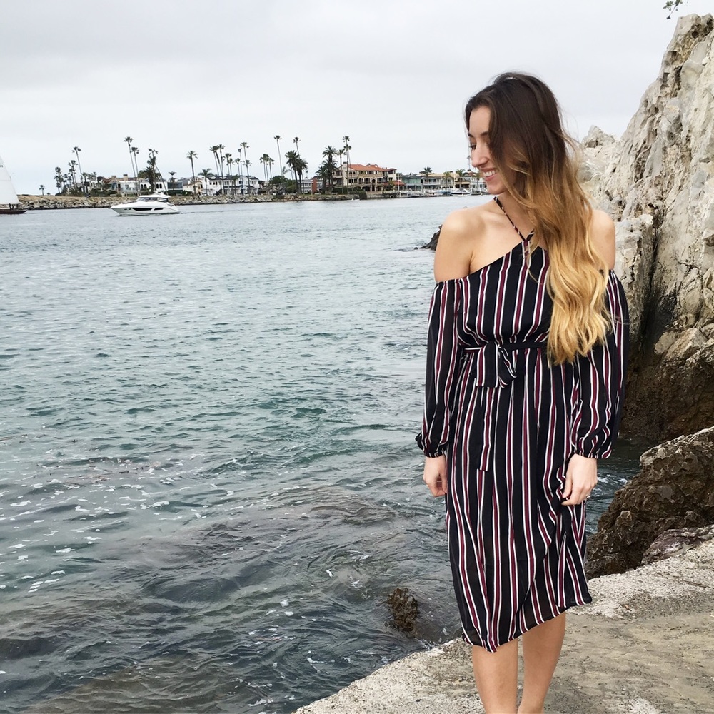 off the shoulder dress - Picture 2 of 4