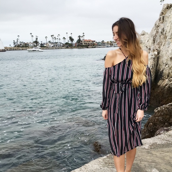 off the shoulder dress - Picture 2 of 4