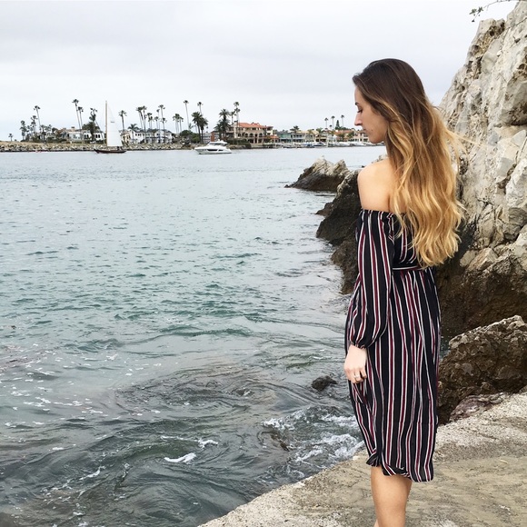 off the shoulder dress - Picture 3 of 4