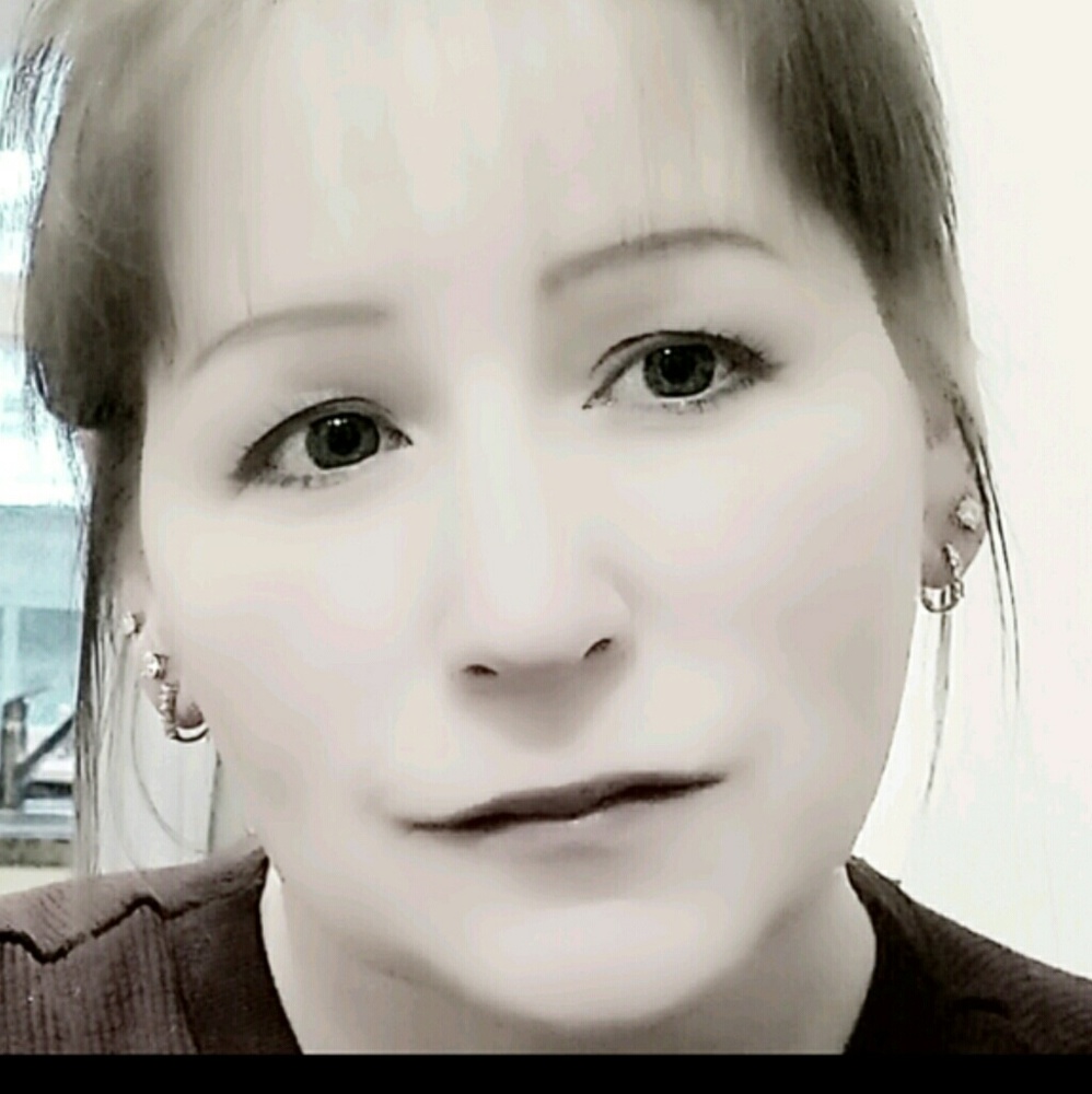 Meet your Posher, Claire