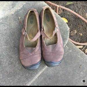 Keen brown leather Mary Jane's