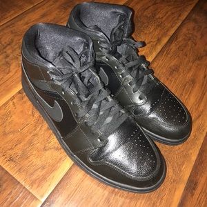 Air Jordan 1 Mid Black Size 12
