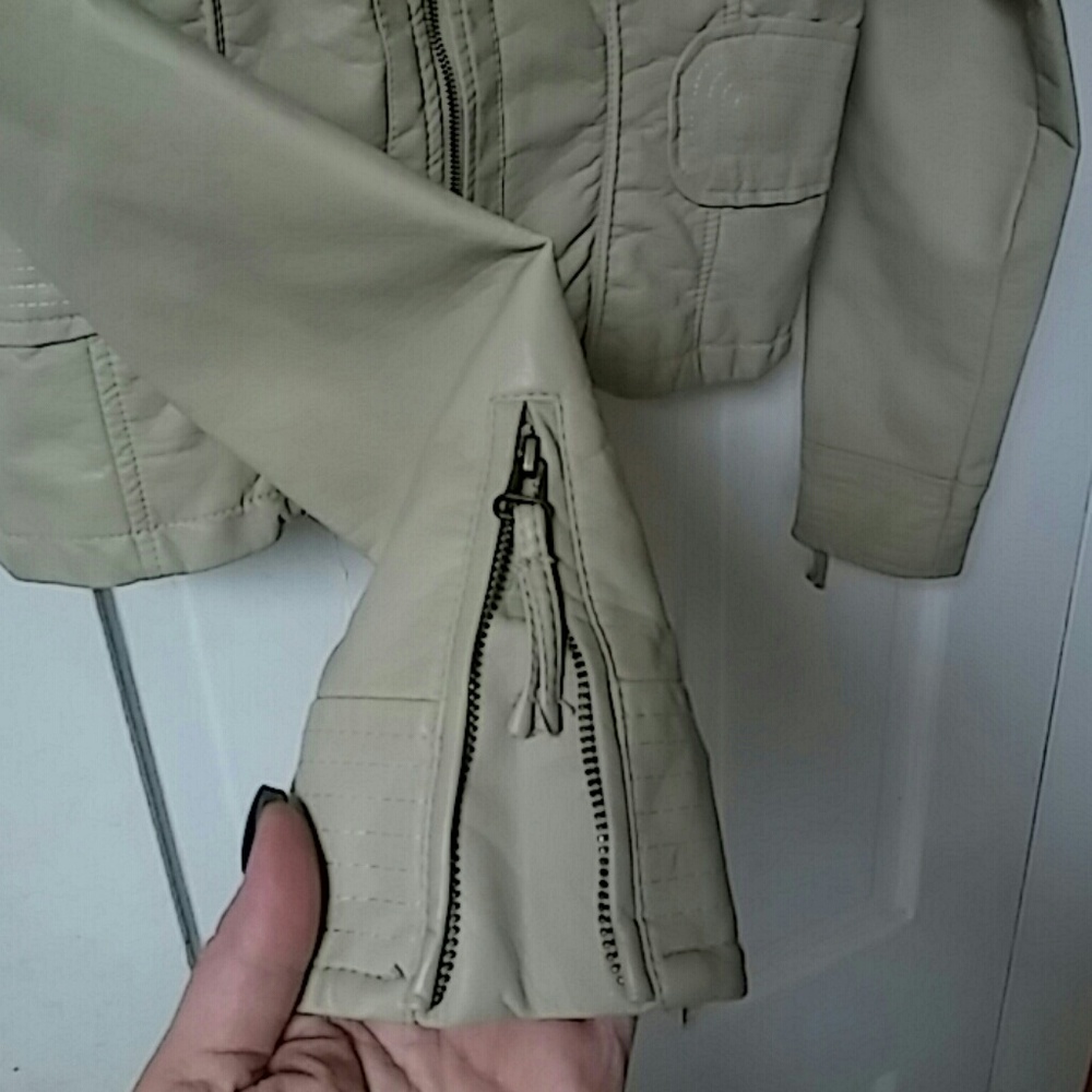 Max Studio Jacket - Picture 2 of 4