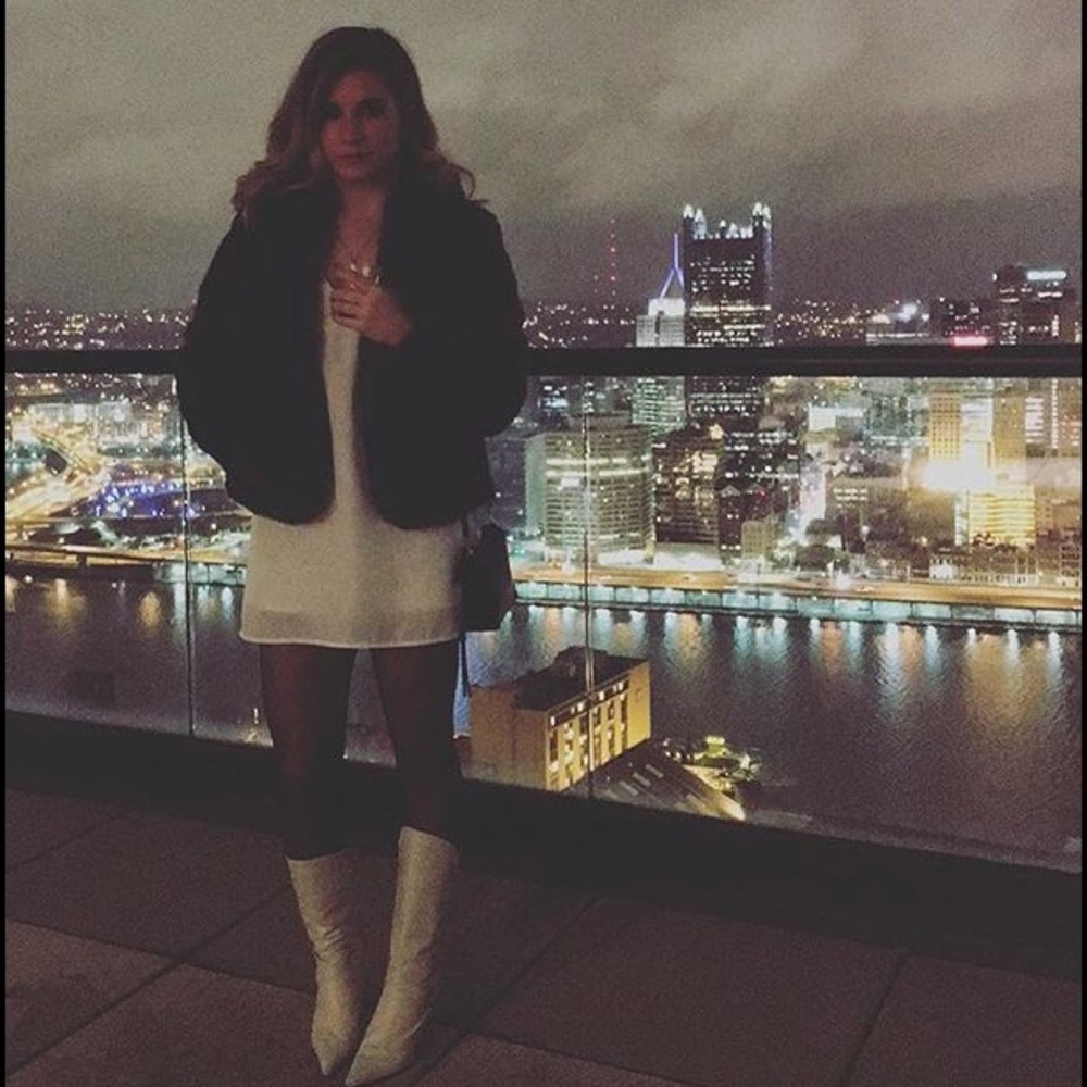 Meet your Posher, Roxanne