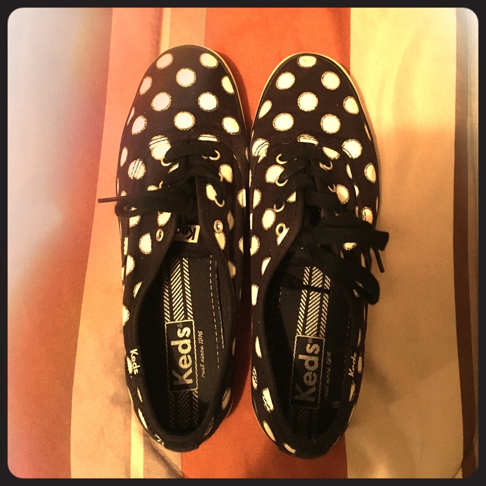 Super Unique Black & White Polka Dotted Keds