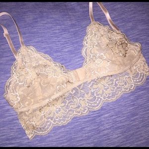 NWOT Beautiful lace bralette!