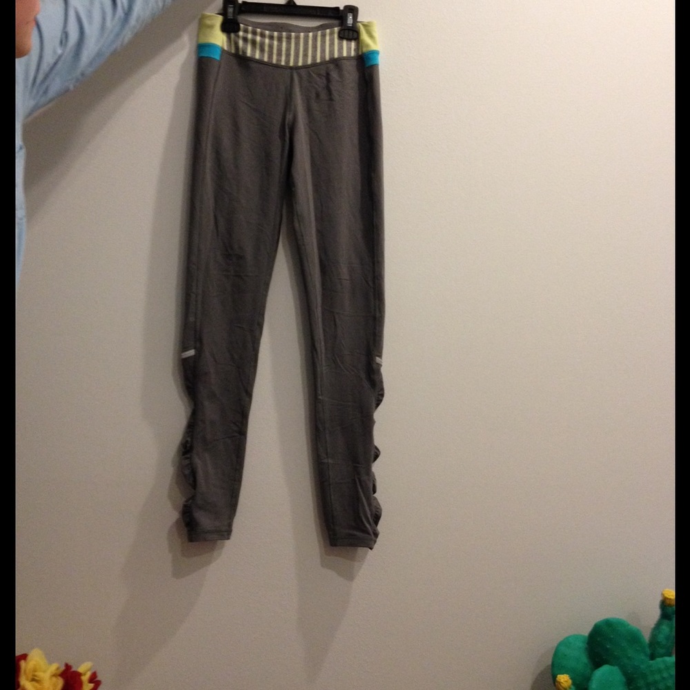 Ivivva yoga/ work out pants.