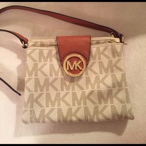 Micheal Kors Crossbody
