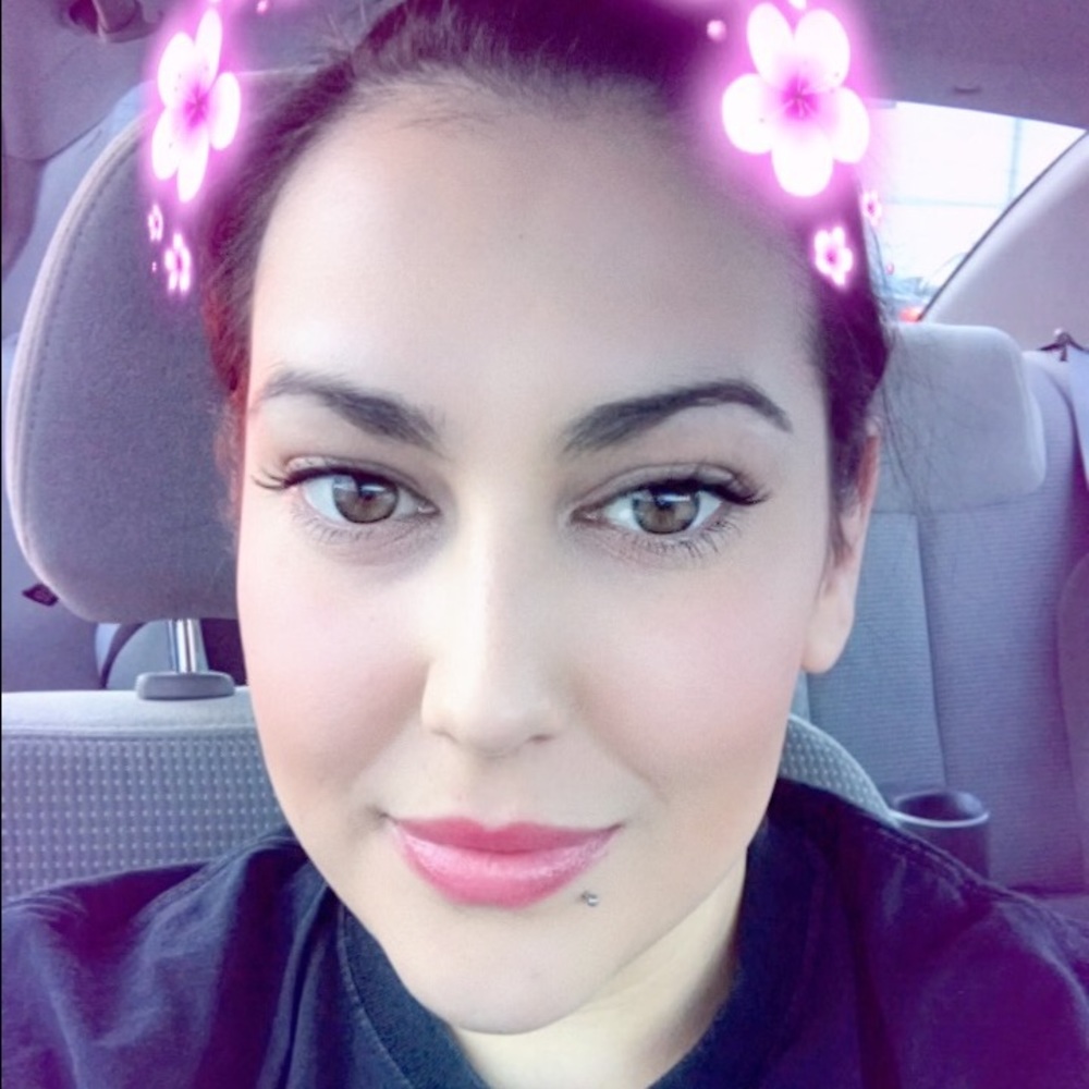 Meet your Posher, Melissa