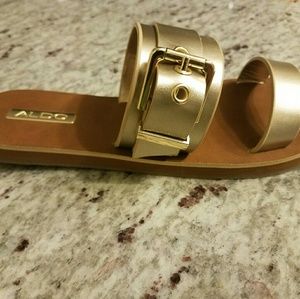 Brown Aldo Flat Sandals Gold/Copper Strap Size 6.5