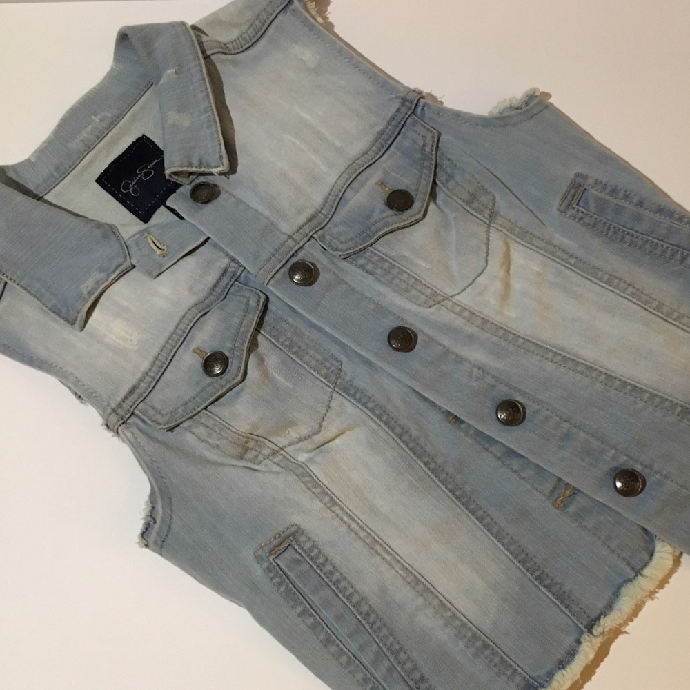 Jessica Simpson vest