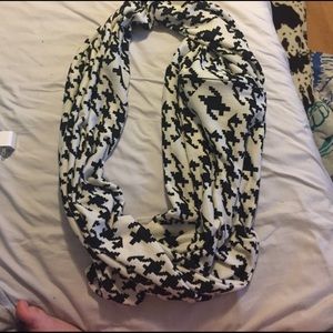 Warm Infinity Scarf with pocket