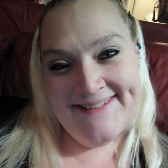 Meet your Posher, Angela - Picture 1 of 1