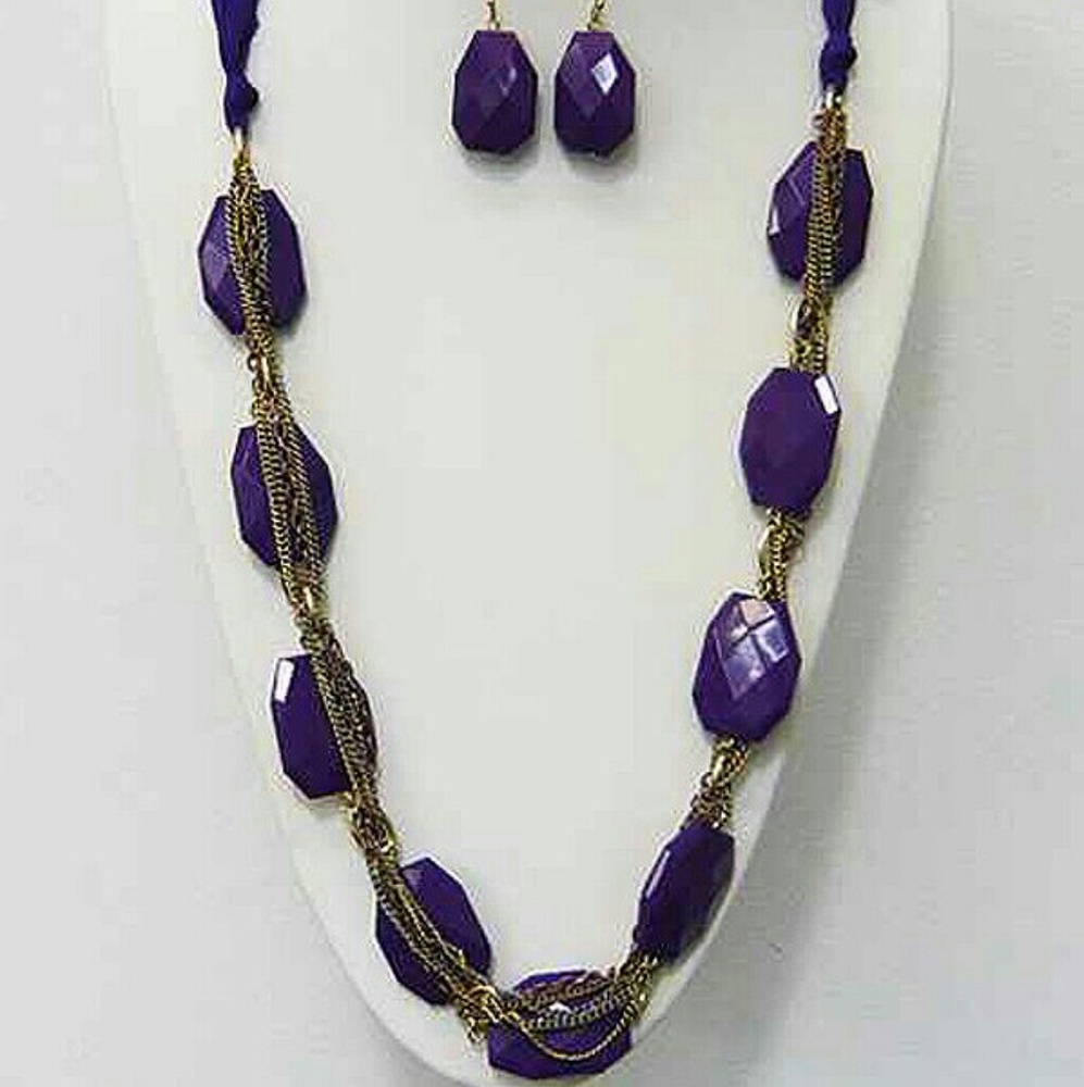 Purple necklace set