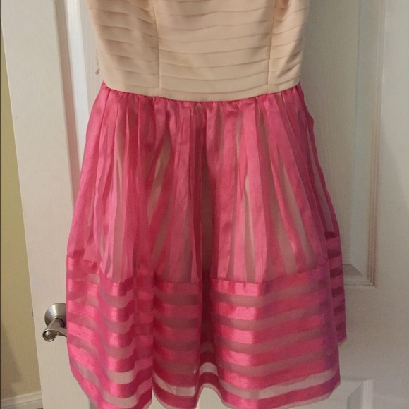 Dress - Picture 2 of 4