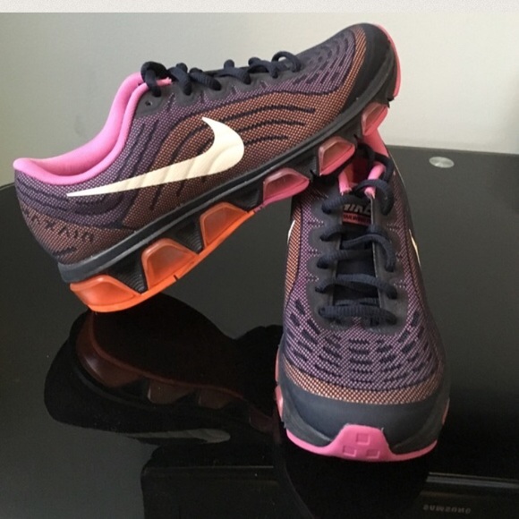 Nike Shoes - Womens Nike AirMax tailwind 6.