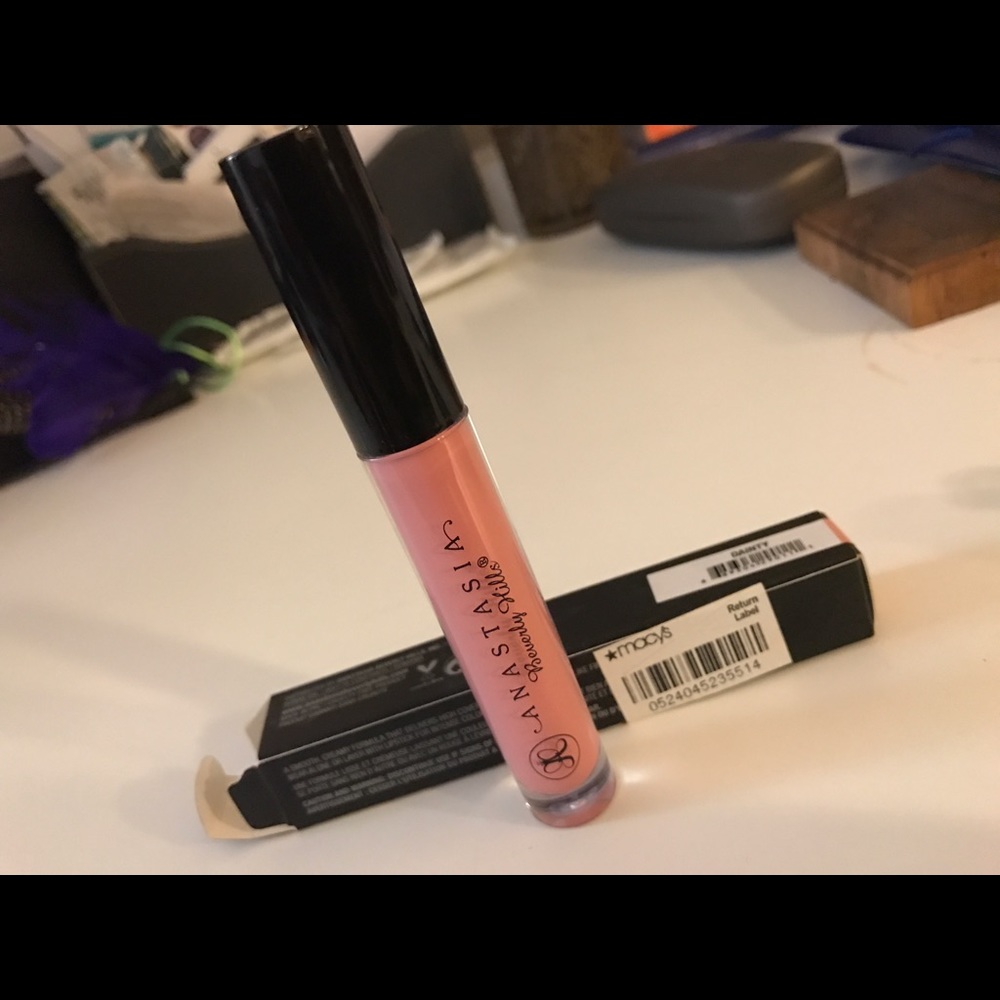 Dainty Anastasia beverly lipgloss
