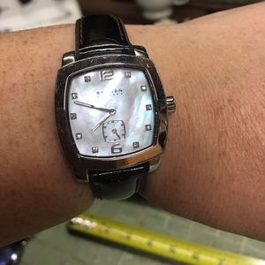 Skagen ladies mother of pearl face with crystals