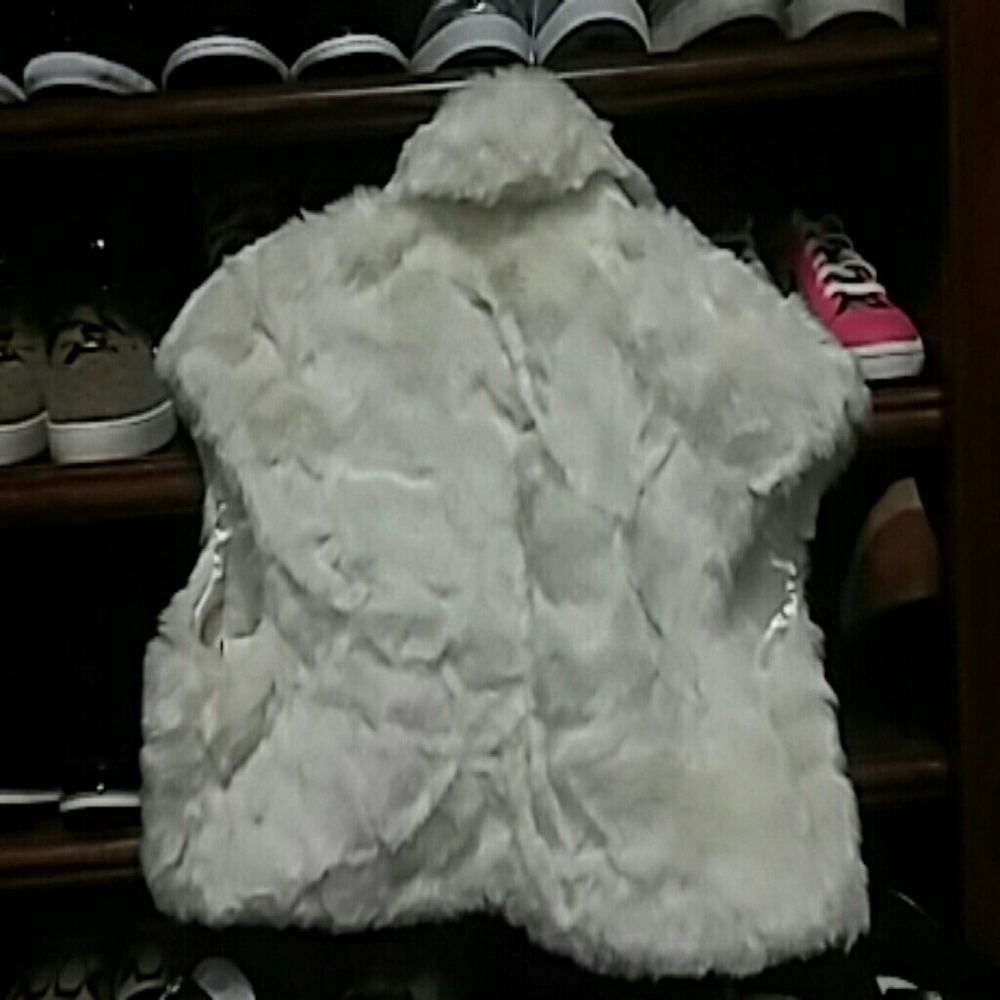 Vest - Picture 3 of 4