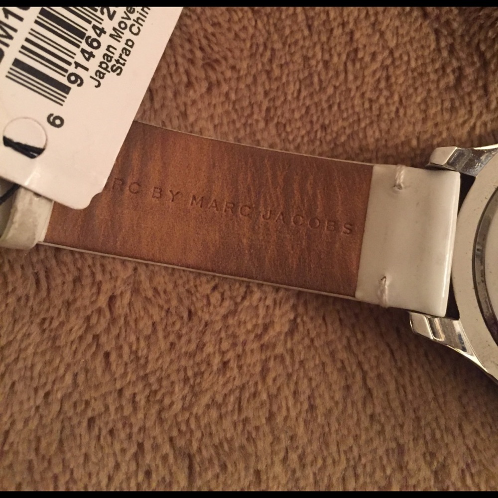 Marc Jacobs White Leather Watch - Picture 4 of 5