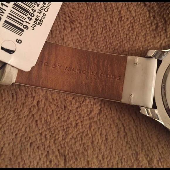 Marc Jacobs White Leather Watch - Picture 4 of 5