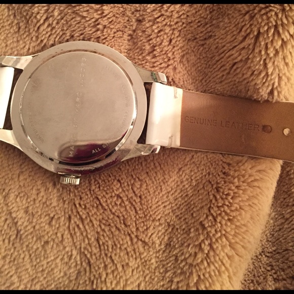 Marc Jacobs White Leather Watch - Picture 5 of 5