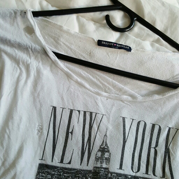 "New York" Brandy Graphic Tee - Picture 2 of 4