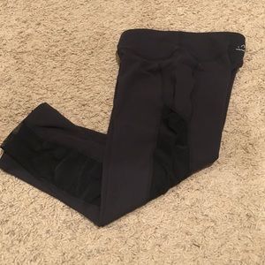 Side mesh detail workout capris