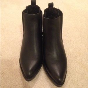 NEW black pointed booties