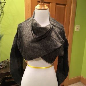 Simply Vera Gray and Black Shrug