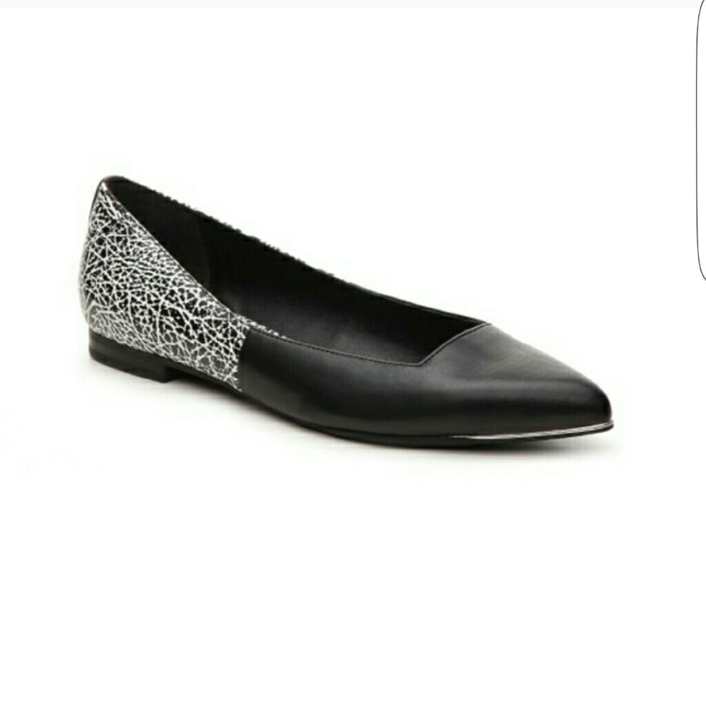 Circus by Sam Edelman Black & White Flats