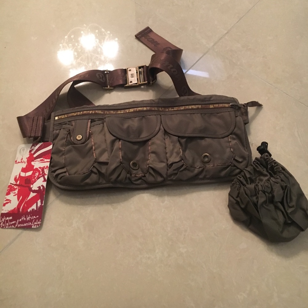 Lululemon "Travel Pooch"