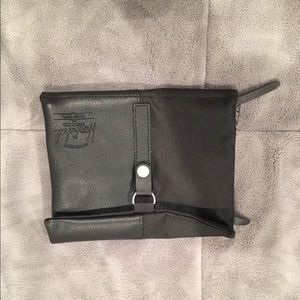 ❤SALE❤. Herschel black vanity bag