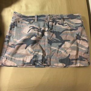 Camo mini skirt