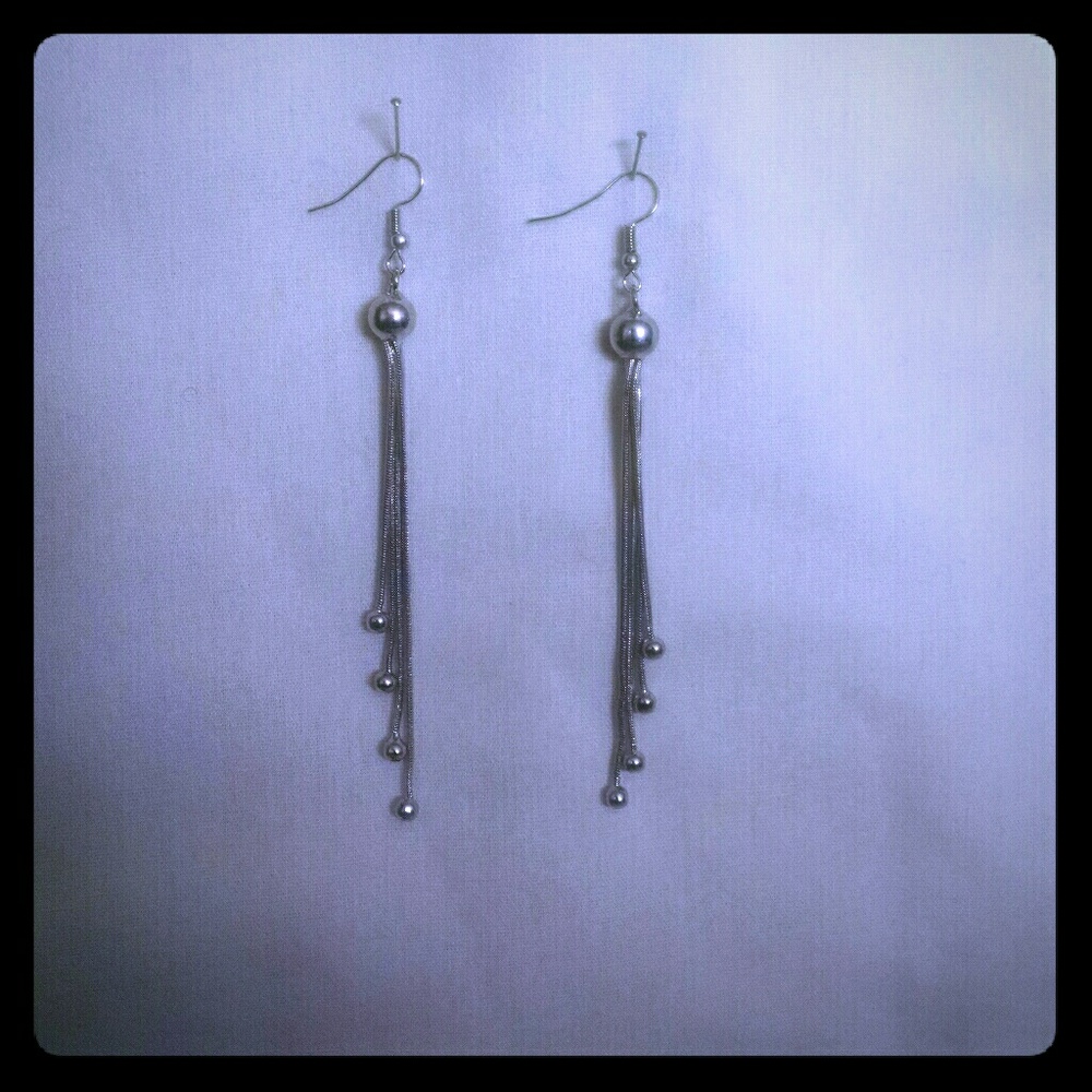 Silvertone 4 strand beautiful earrings