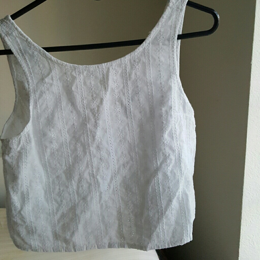 Brandy Melville backless floral embroidered top