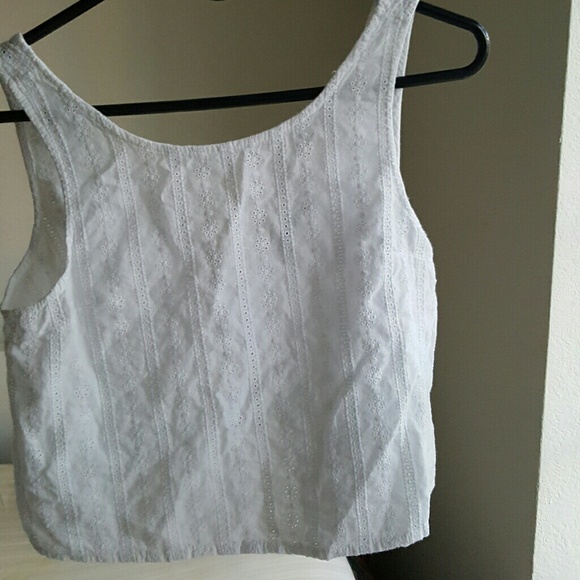 Brandy Melville backless floral embroidered top - Picture 1 of 4