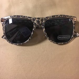 Leopard print studded sunglasses!