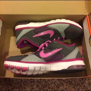Brand new Nike Air Max Fit size 8!