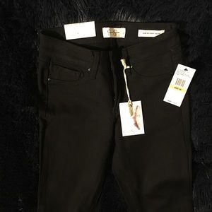 Jessica Simpson kiss me jegging.