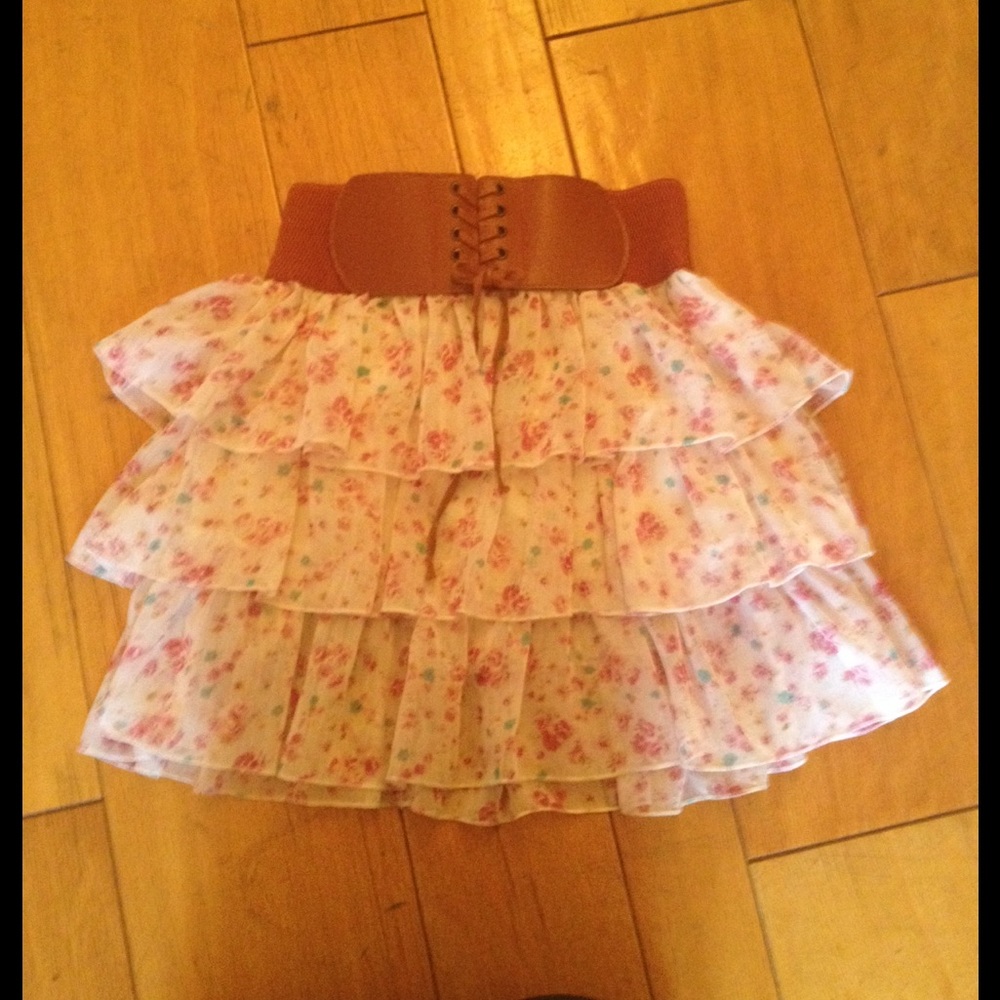 Floral layered lace up skirt