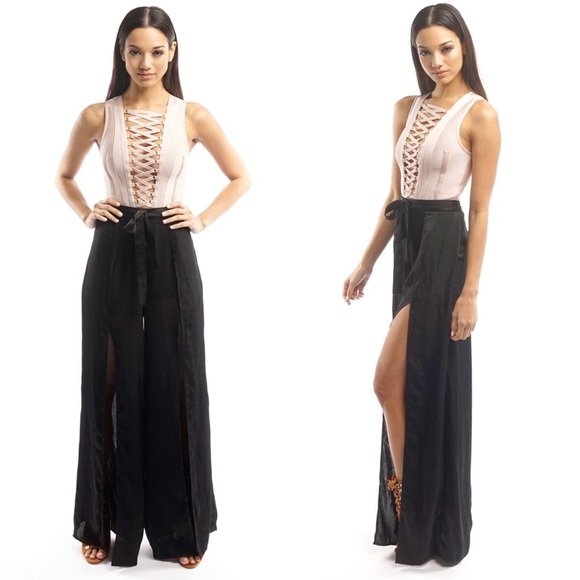 ▫️LUXE▫️NUDE PINK LACE UP BANDAGE BODYSUIT - Picture 3 of 6