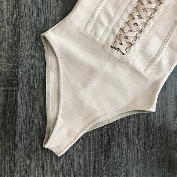 ▫️LUXE▫️NUDE PINK LACE UP BANDAGE BODYSUIT - Picture 5 of 6
